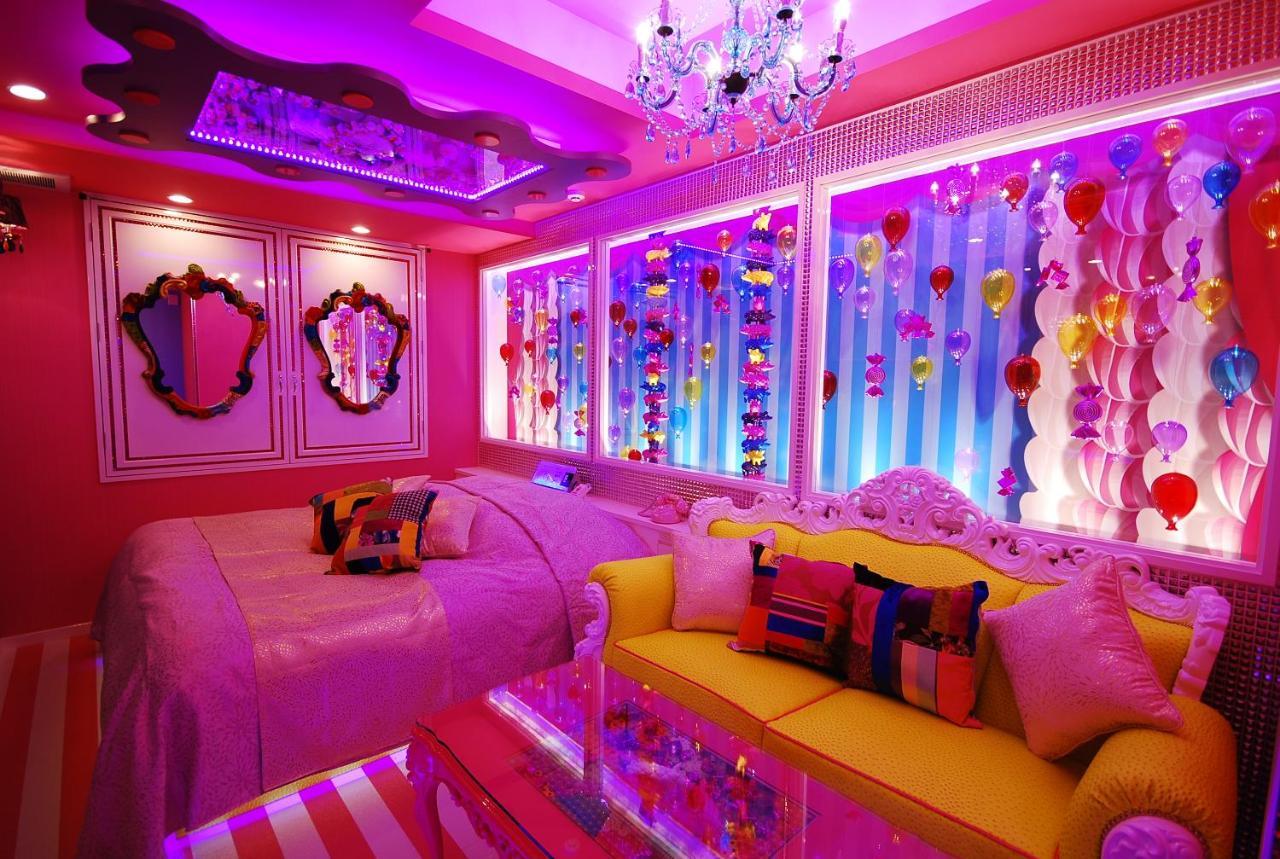 Sara Kinshicho (adults Only) Liefdeshotel Tokio